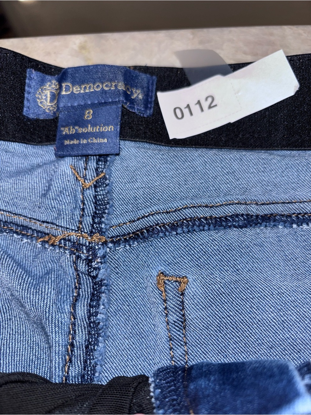 Democracy Absolution  size 8 - Picture 3 of 4